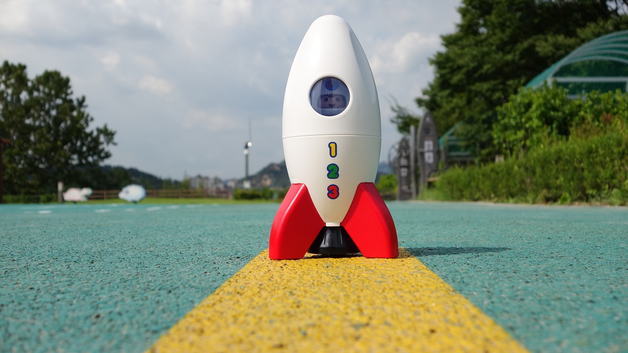 Je pěkná raketa pro děti.
